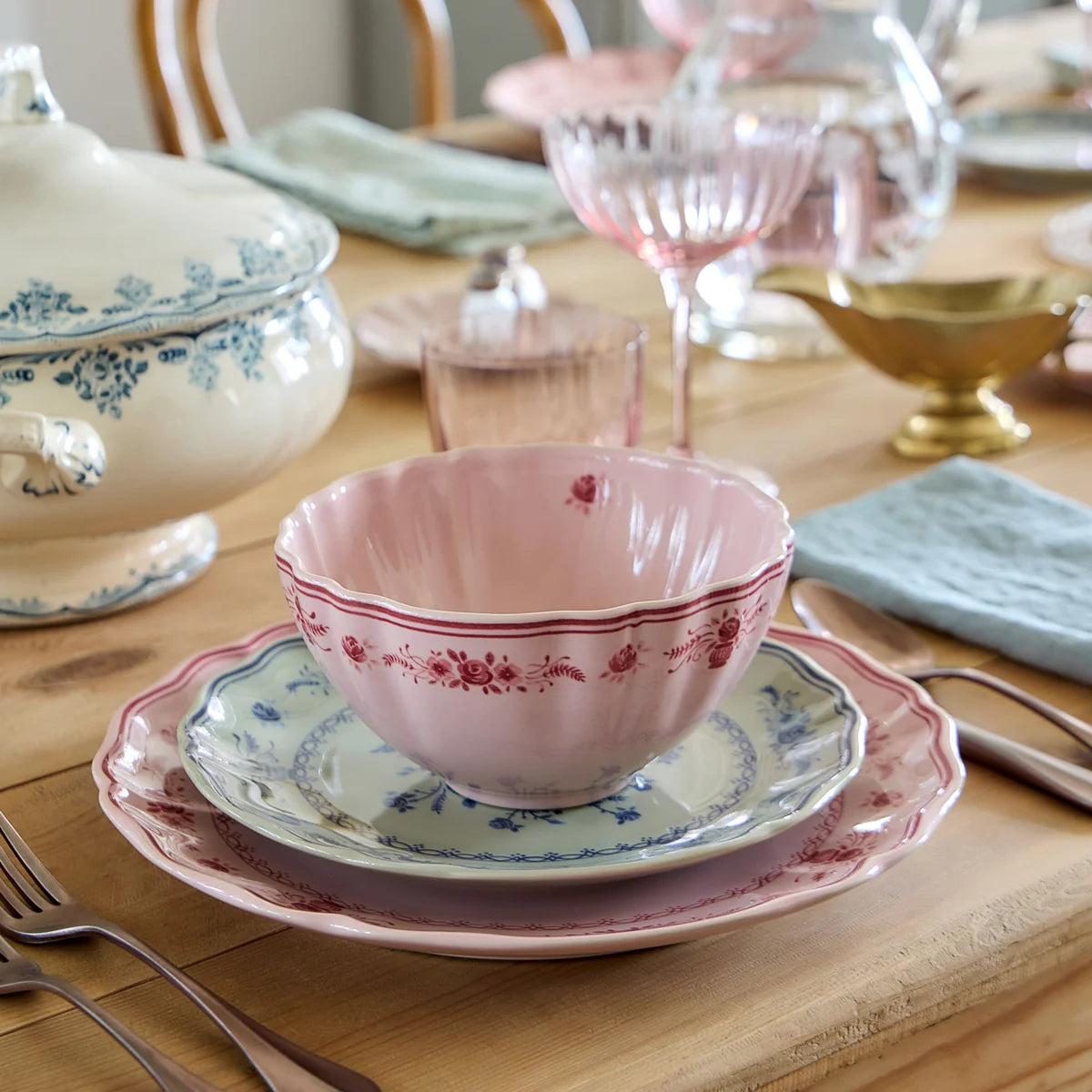 Vila Pink/Red Cereal Bowl