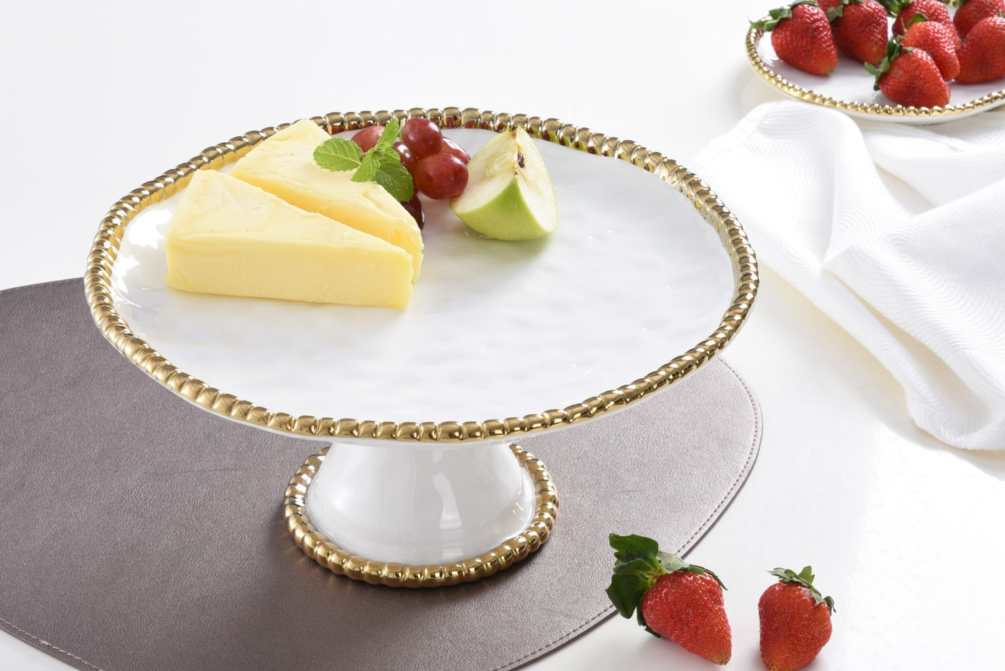 Pampa Bay Round Cake Stand