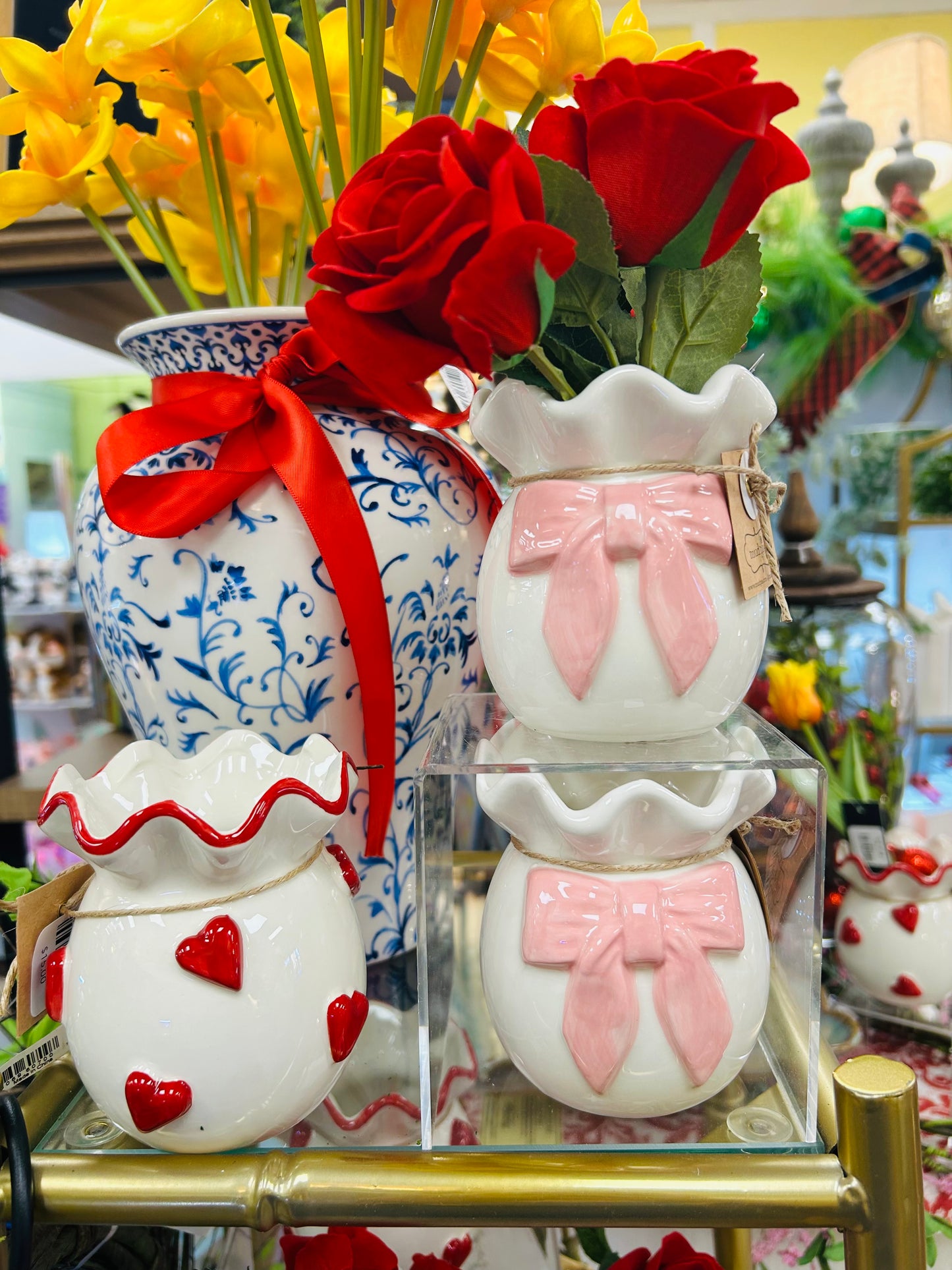 Big Bow Ruffle Bud Vase