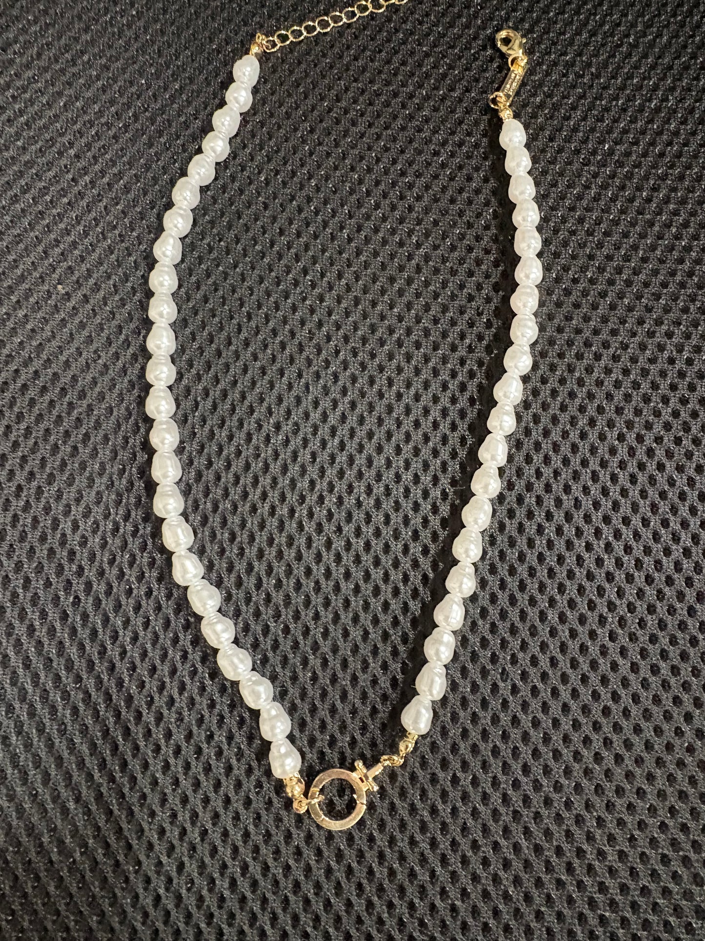 16 inch Pearl Necklace with Gold Circle