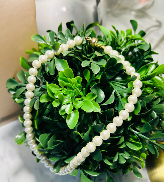 Magnetic Pearl Necklace
