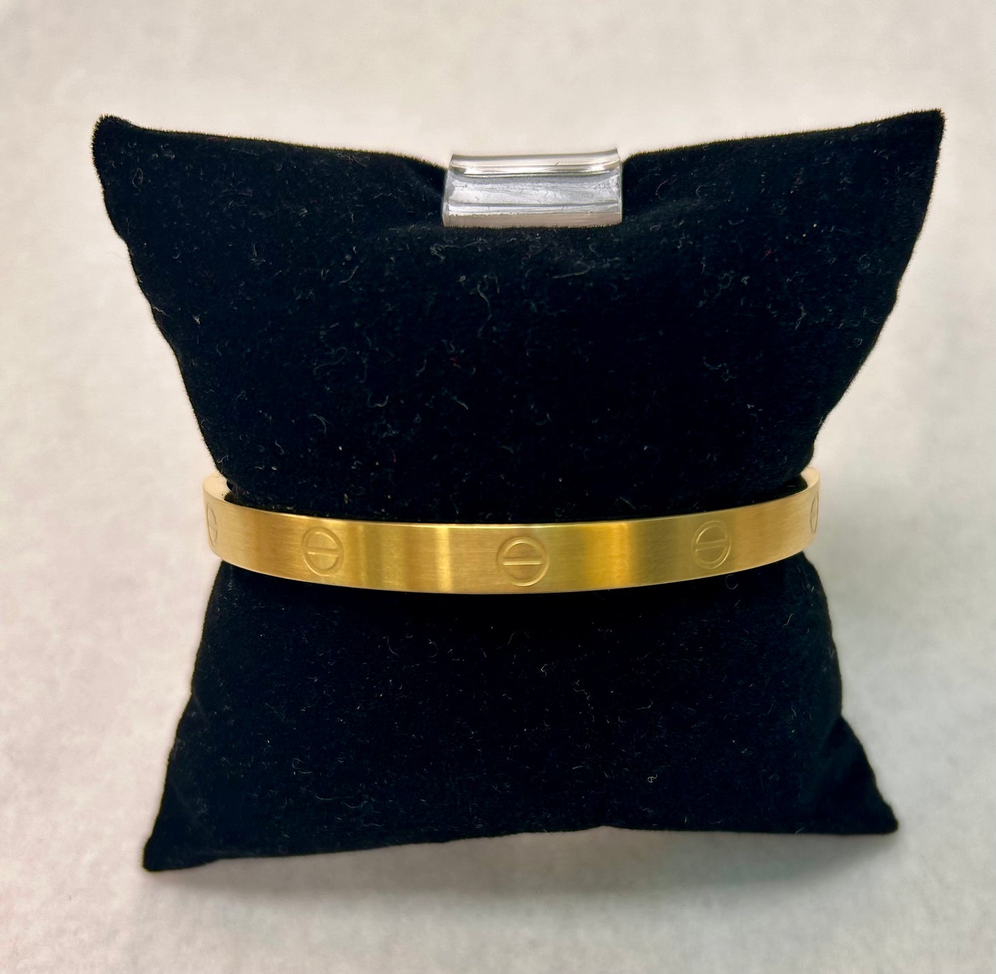 14k Gold Plated Matte Love Bangle Bracelet