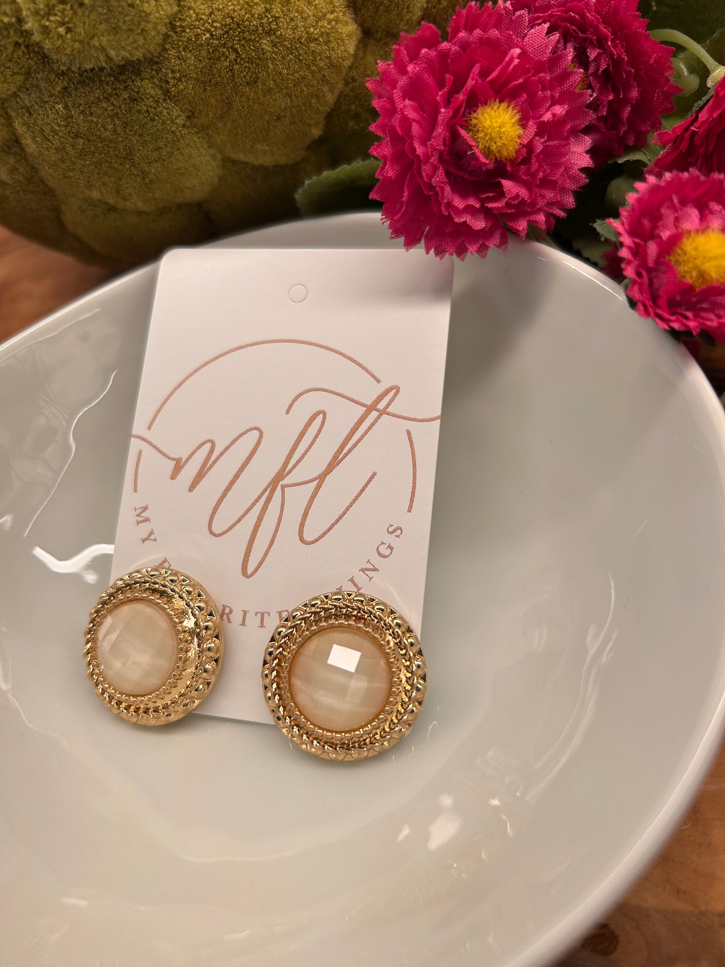 Ivory and Gold Round Stud Earrings