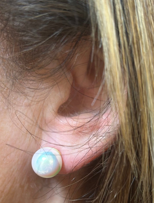 Iridescent Pearl Earrings - Medium