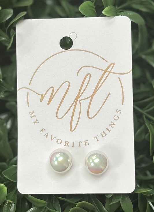 Iridescent Pearl Earrings - Medium