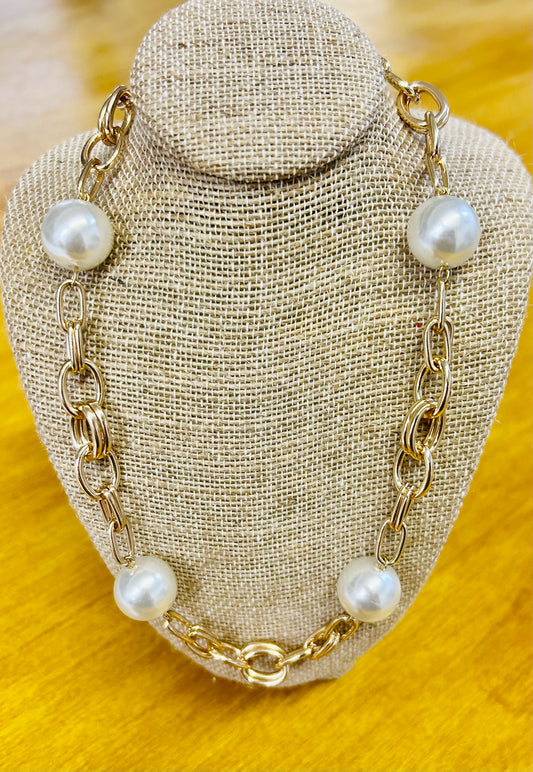 Gold and Pearl Necklace