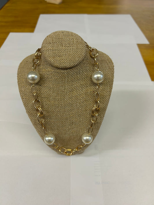 Gold and Pearl Necklace