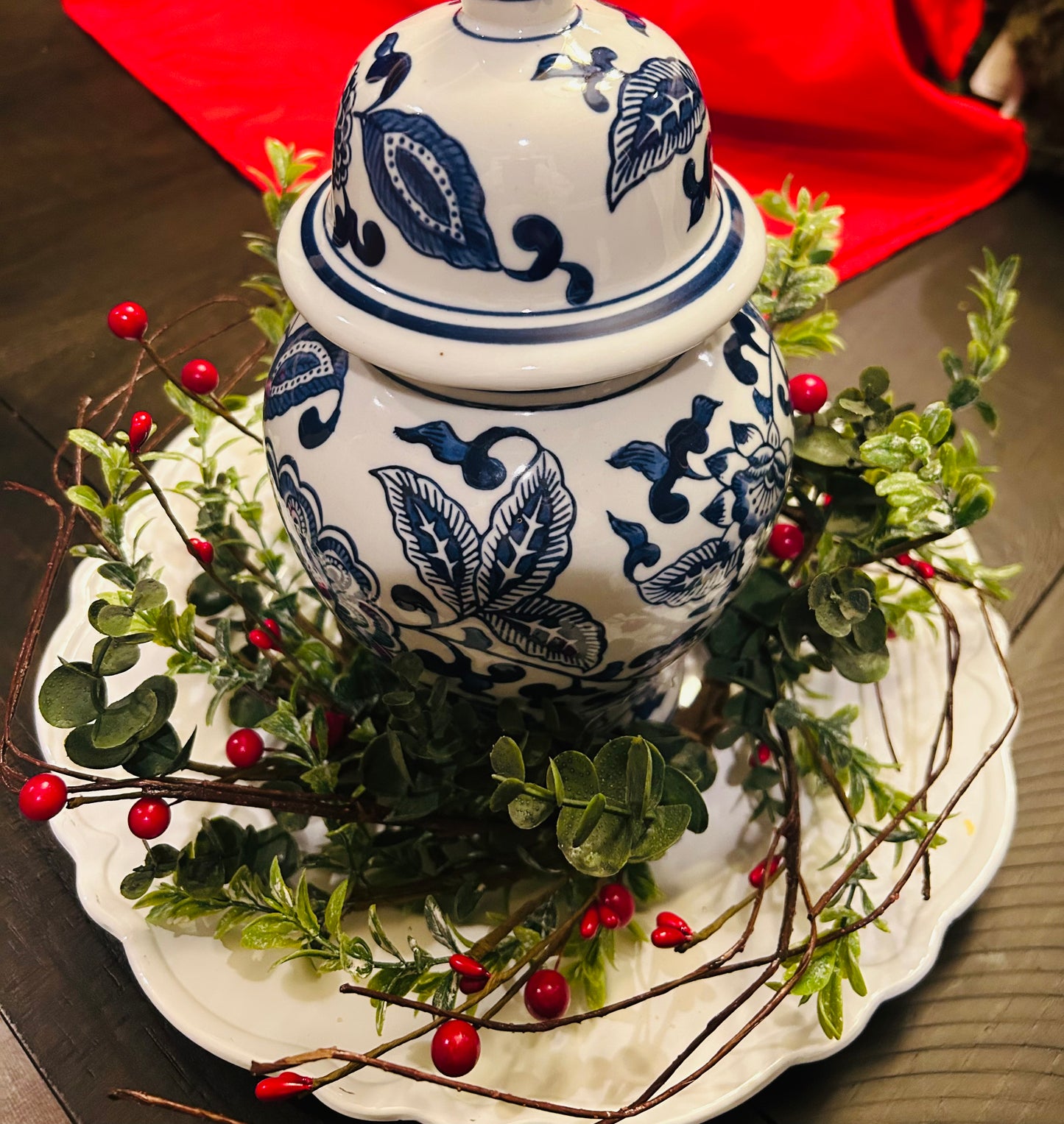 Bountiful Boxwood Berry Candle Ring 5"