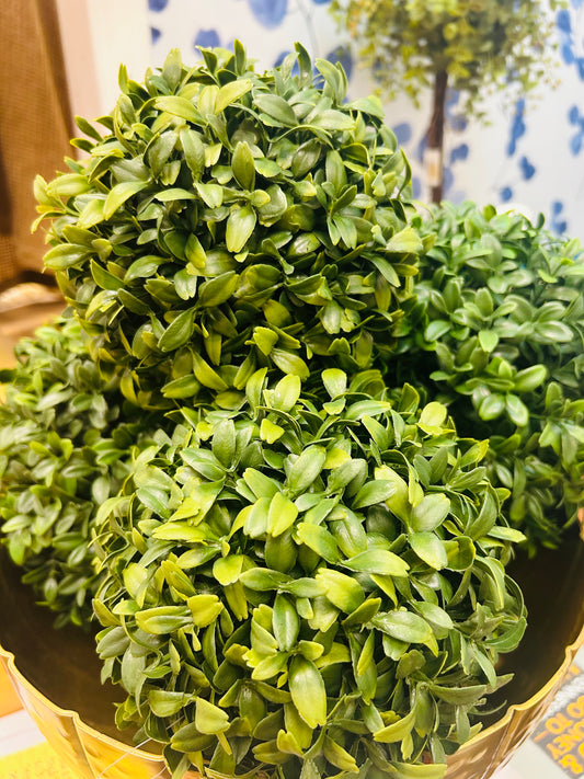Boxwood Floral Orb 7.5"