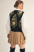 Floral pattern lovely sweater vest.