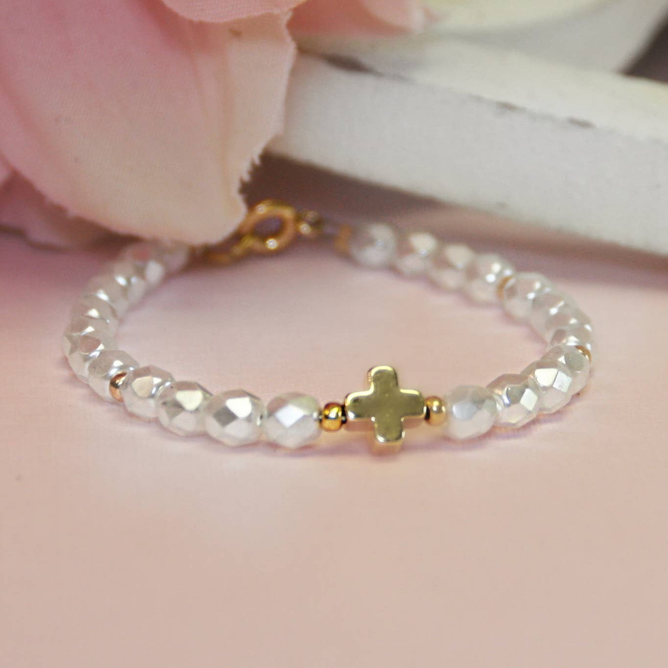 Fancy Pearls Golden Cross 5" Bracelet