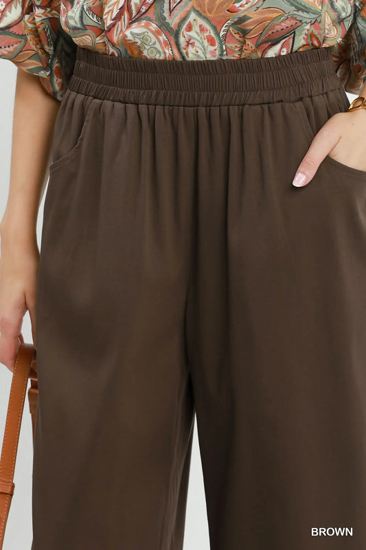 Brown Wide Leg Pull-On Crop Pants with Pockets