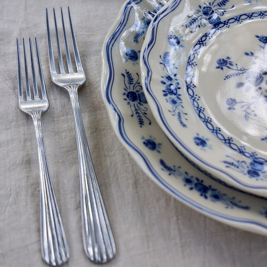 Vila White/Blue Dinner Plate
