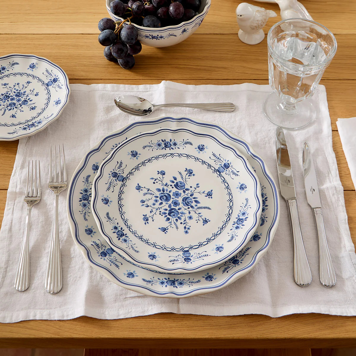Vila White/Blue Salad Plate