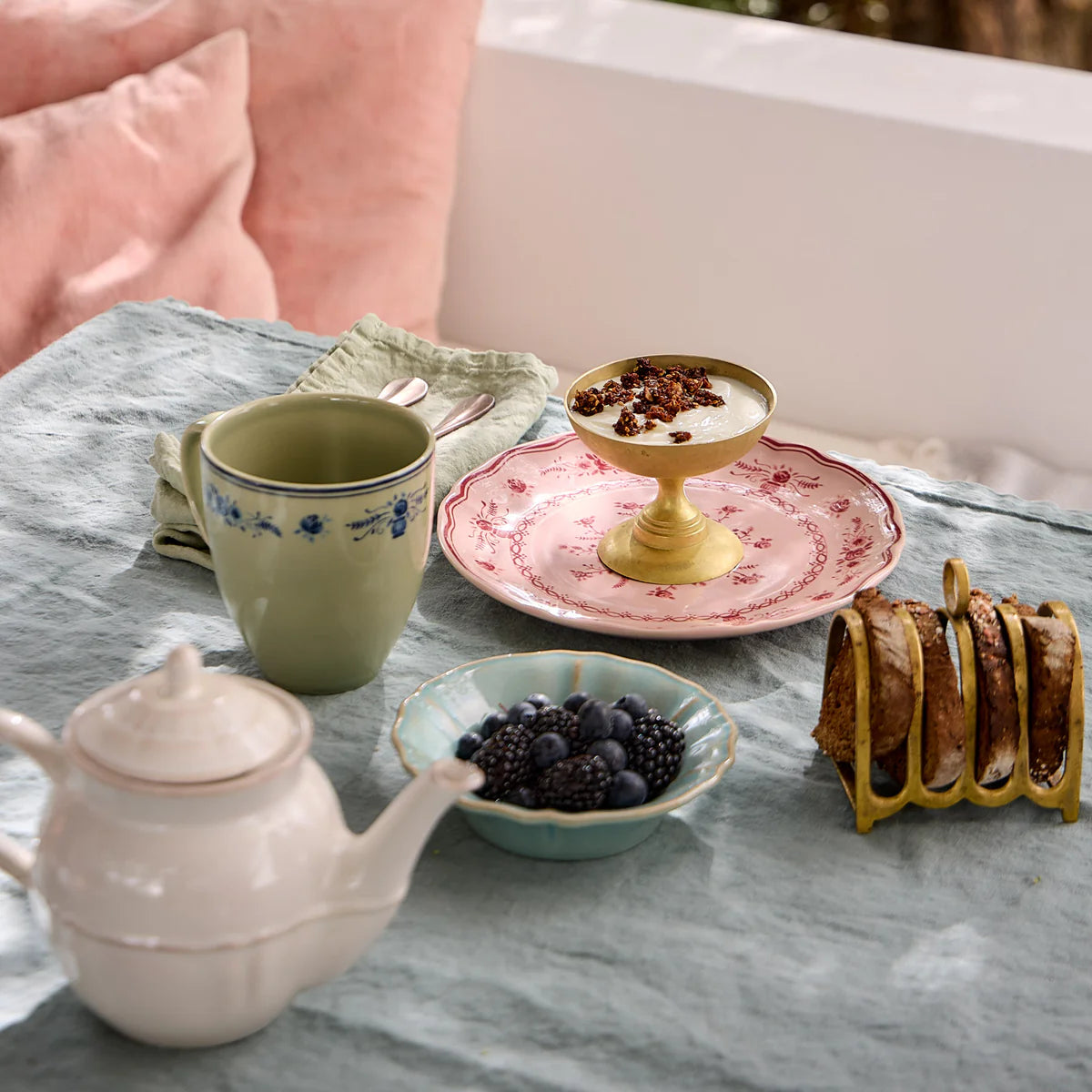 Vila Olive/Blue Mug
