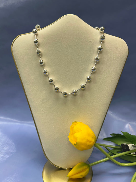 Medium Silver Magnetic Clasp Necklace