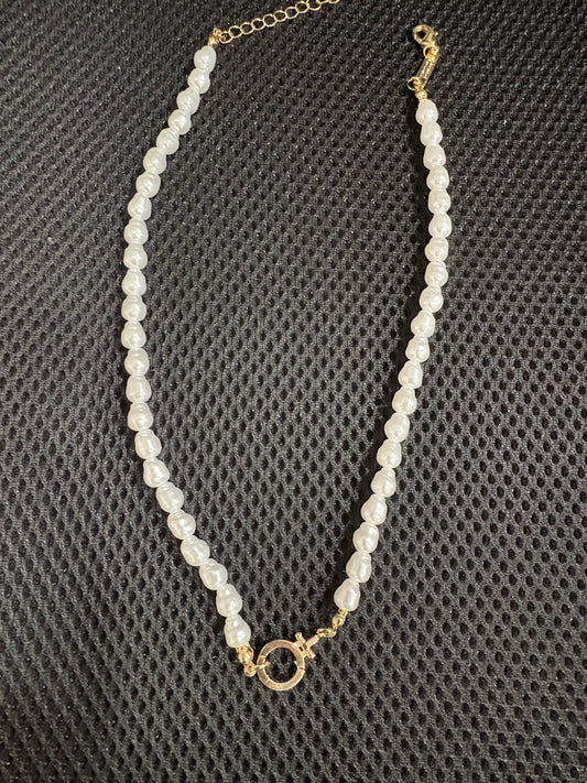 16 inch Pearl Necklace with Gold Circle