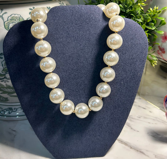 Pearl with Gold clasp magnetic necklace