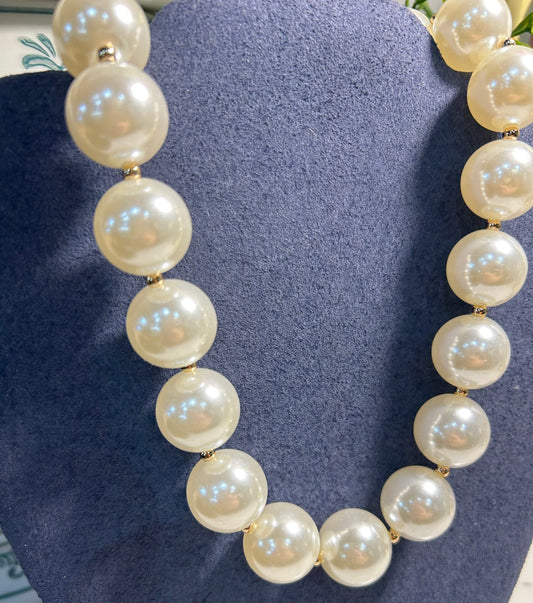 Pearl with Gold clasp magnetic necklace