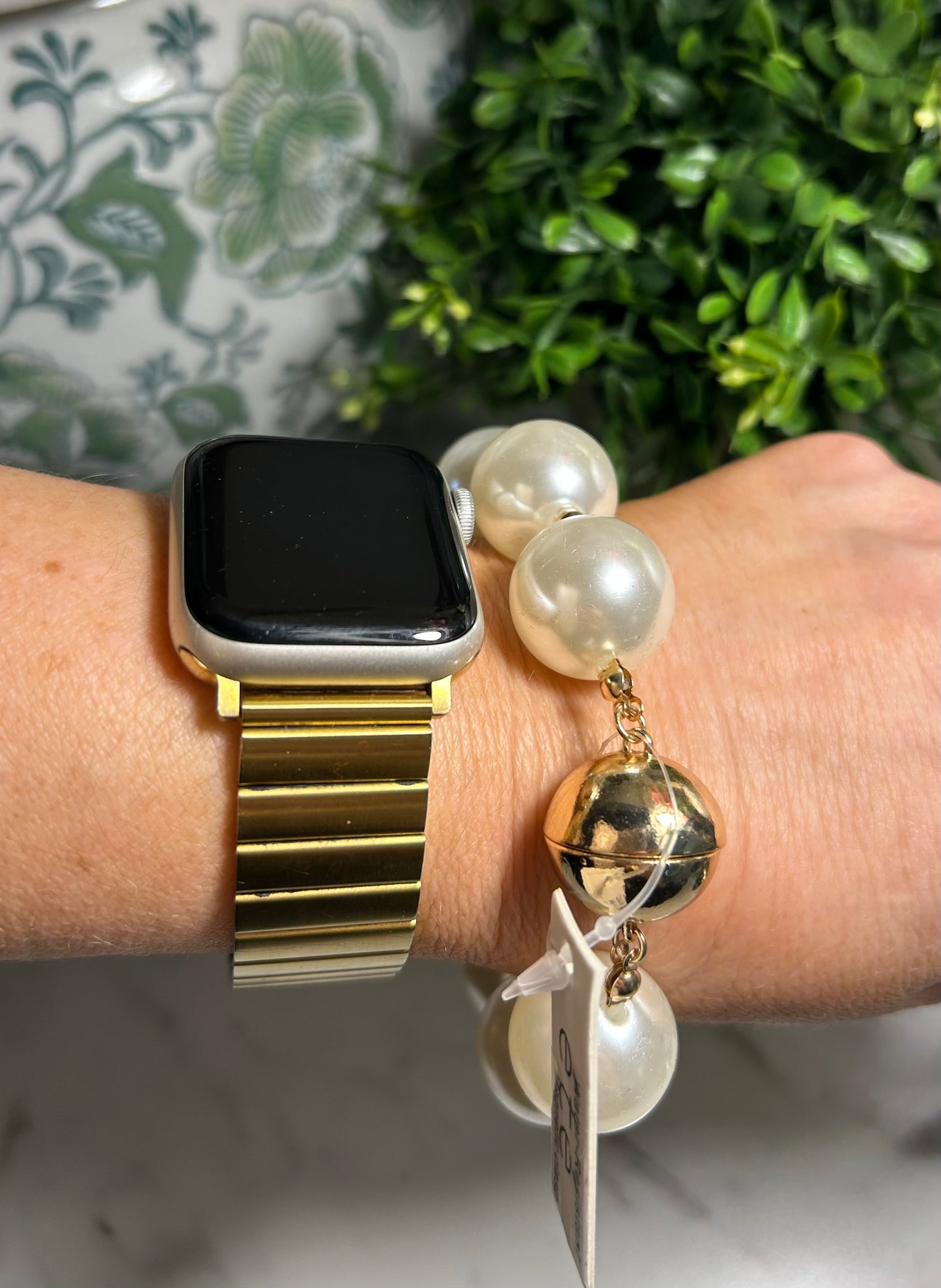 Pearl Magnetic Bracelet- Gold Clasp