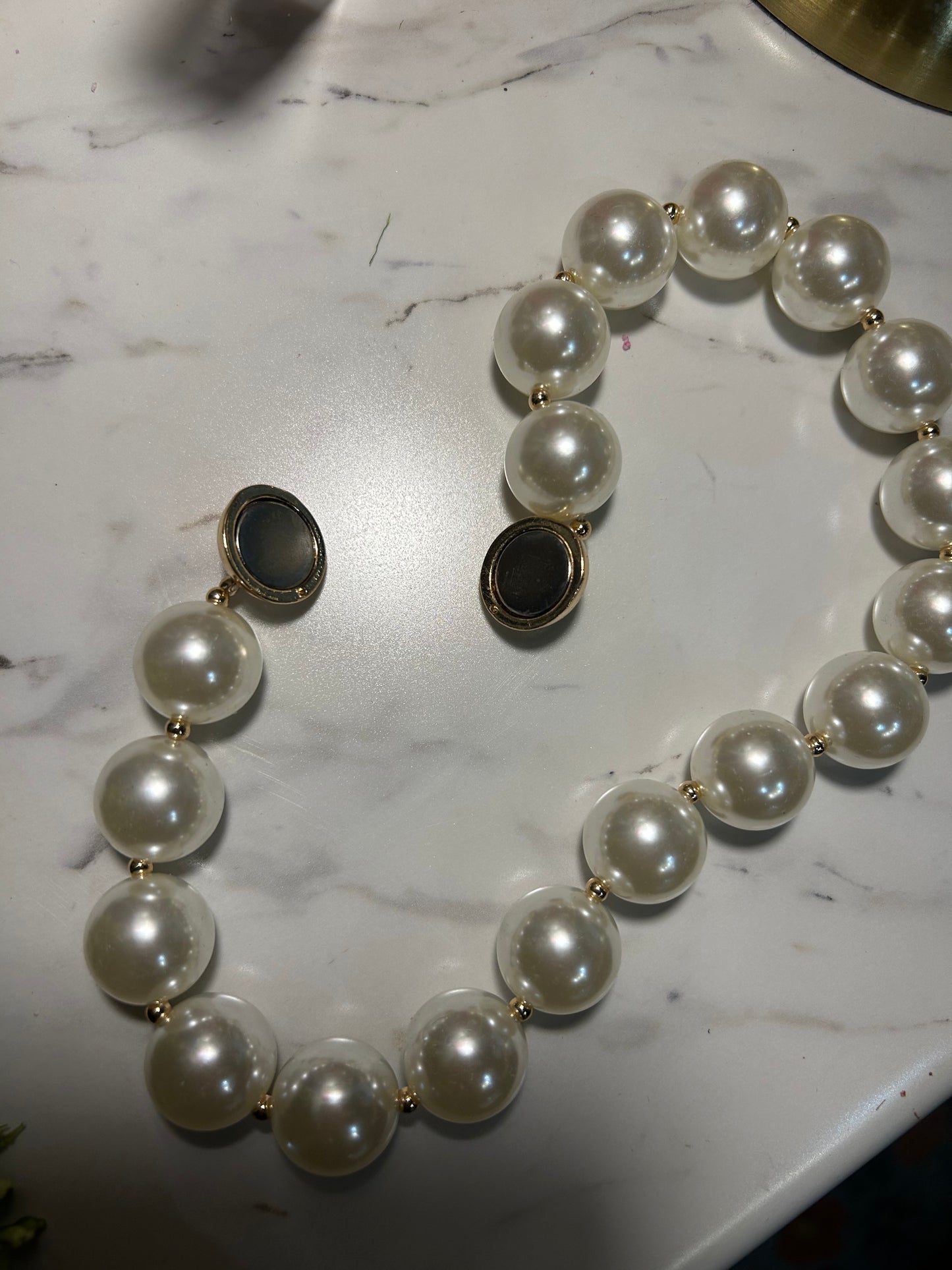 Pearl with Gold clasp magnetic necklace
