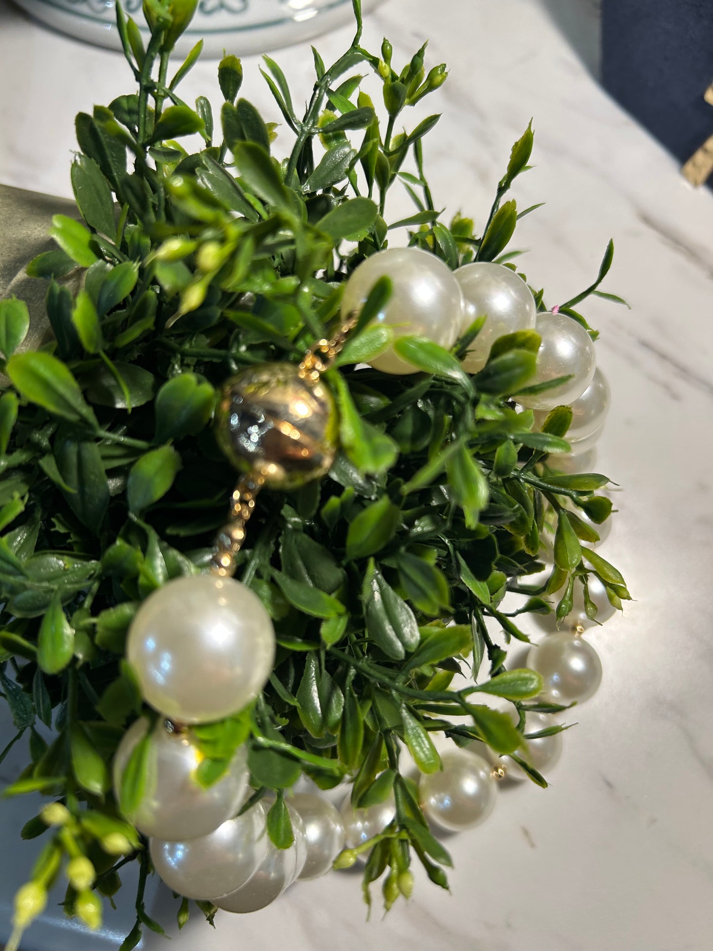 Pearl with Gold clasp magnetic necklace