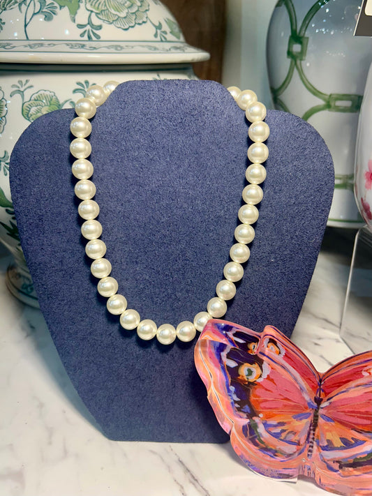 Water Resistant 12MM Pearl with Magnetic Closure