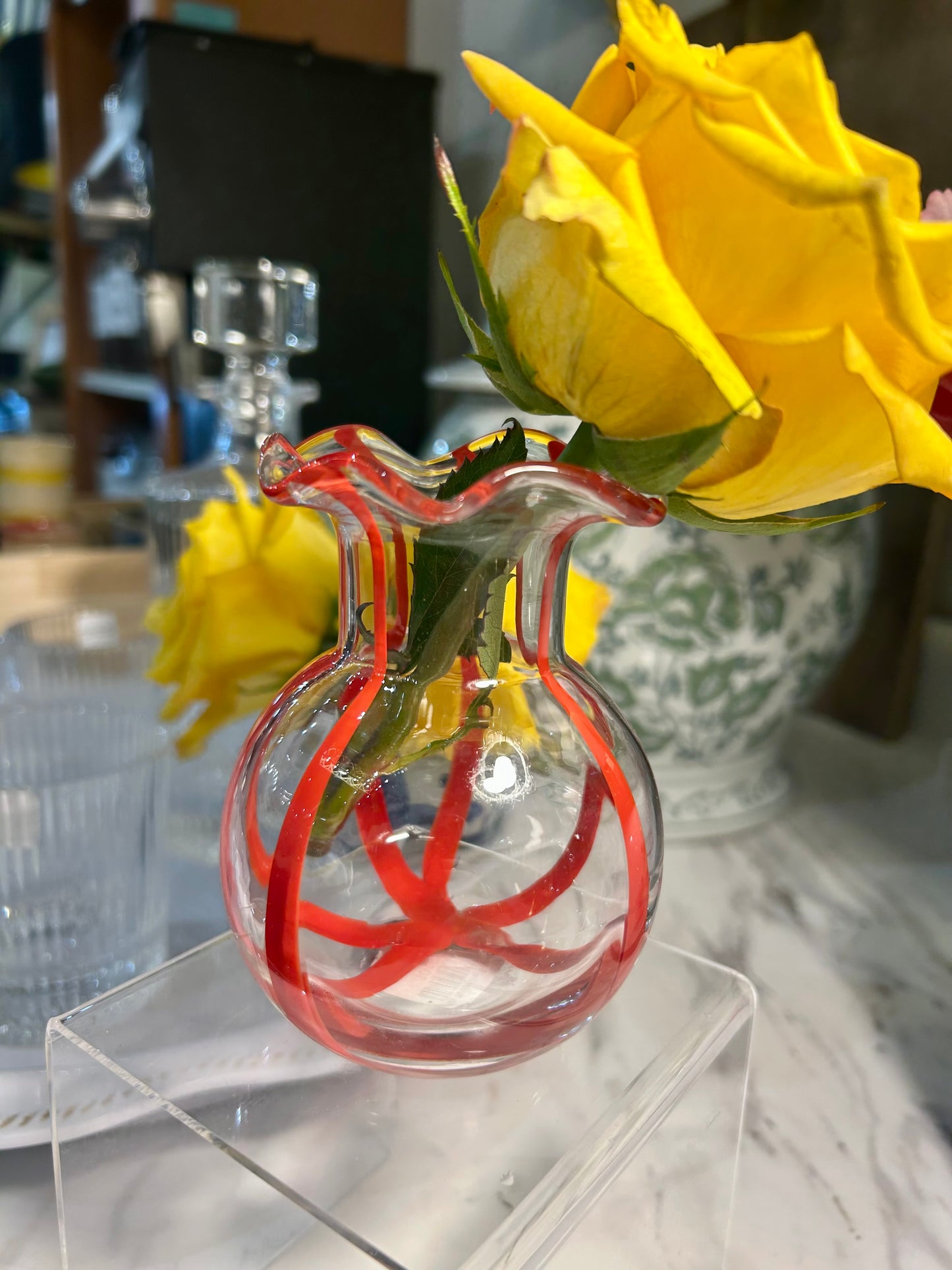 Ruffled Ribbon Vase-Red