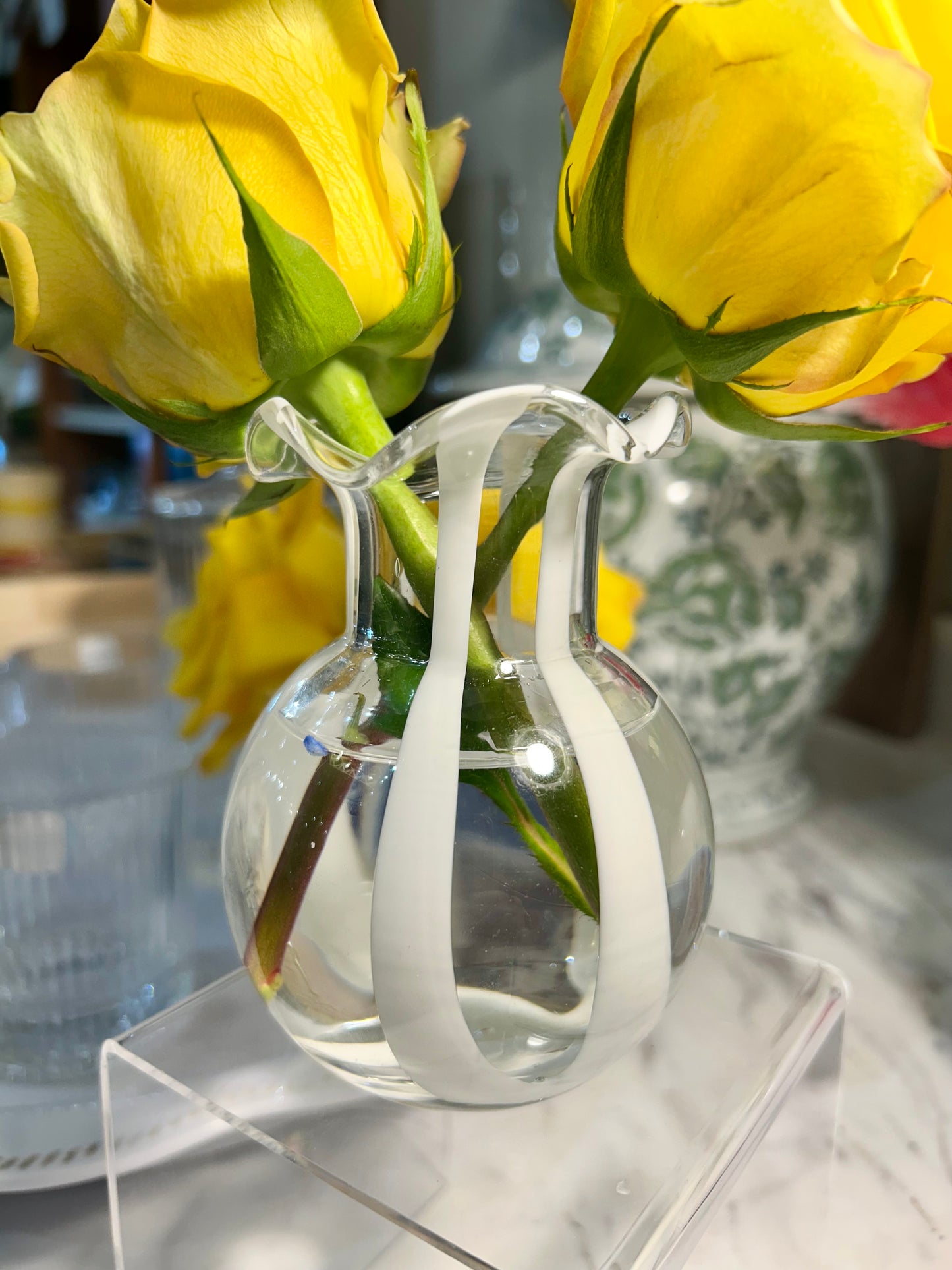 Ruffled Ribbon Vase-White