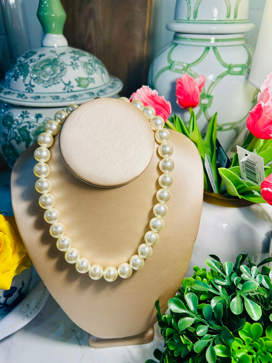 Magnetic Pearl Necklace