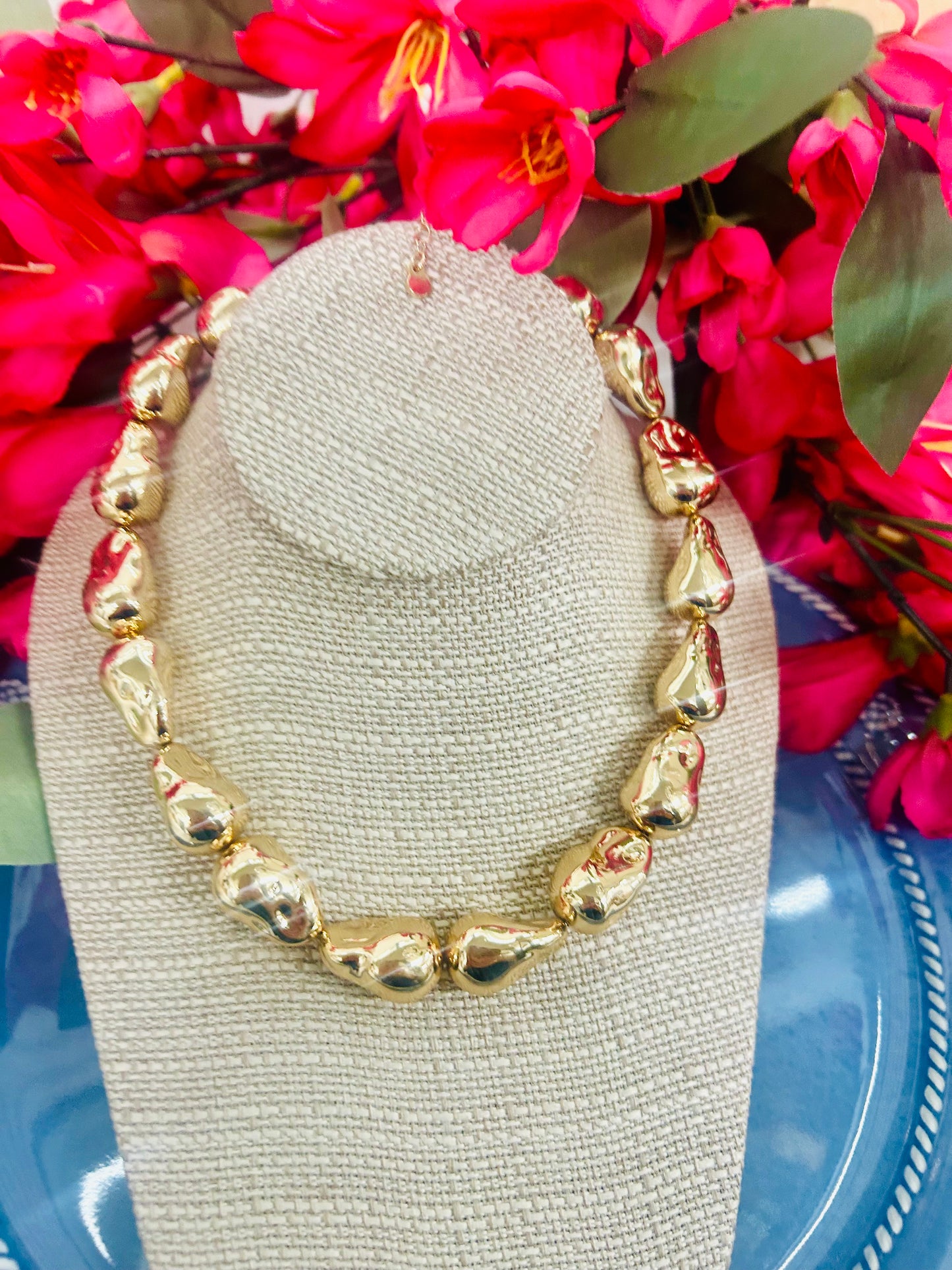 Pebblestone Golden Necklace