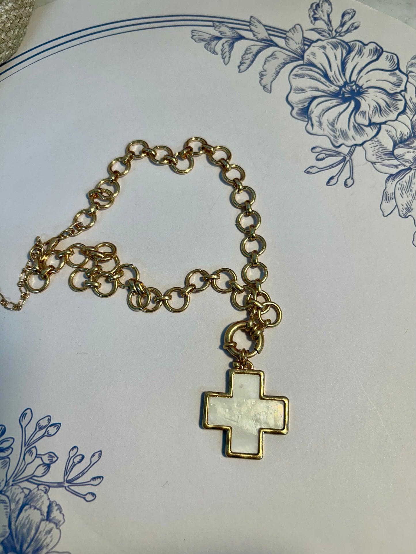 Gold Link Marbled Pearl Cross Necklace