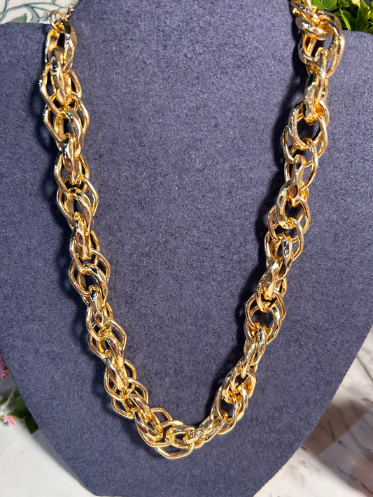Thick Gold Interlocking Chain Necklace