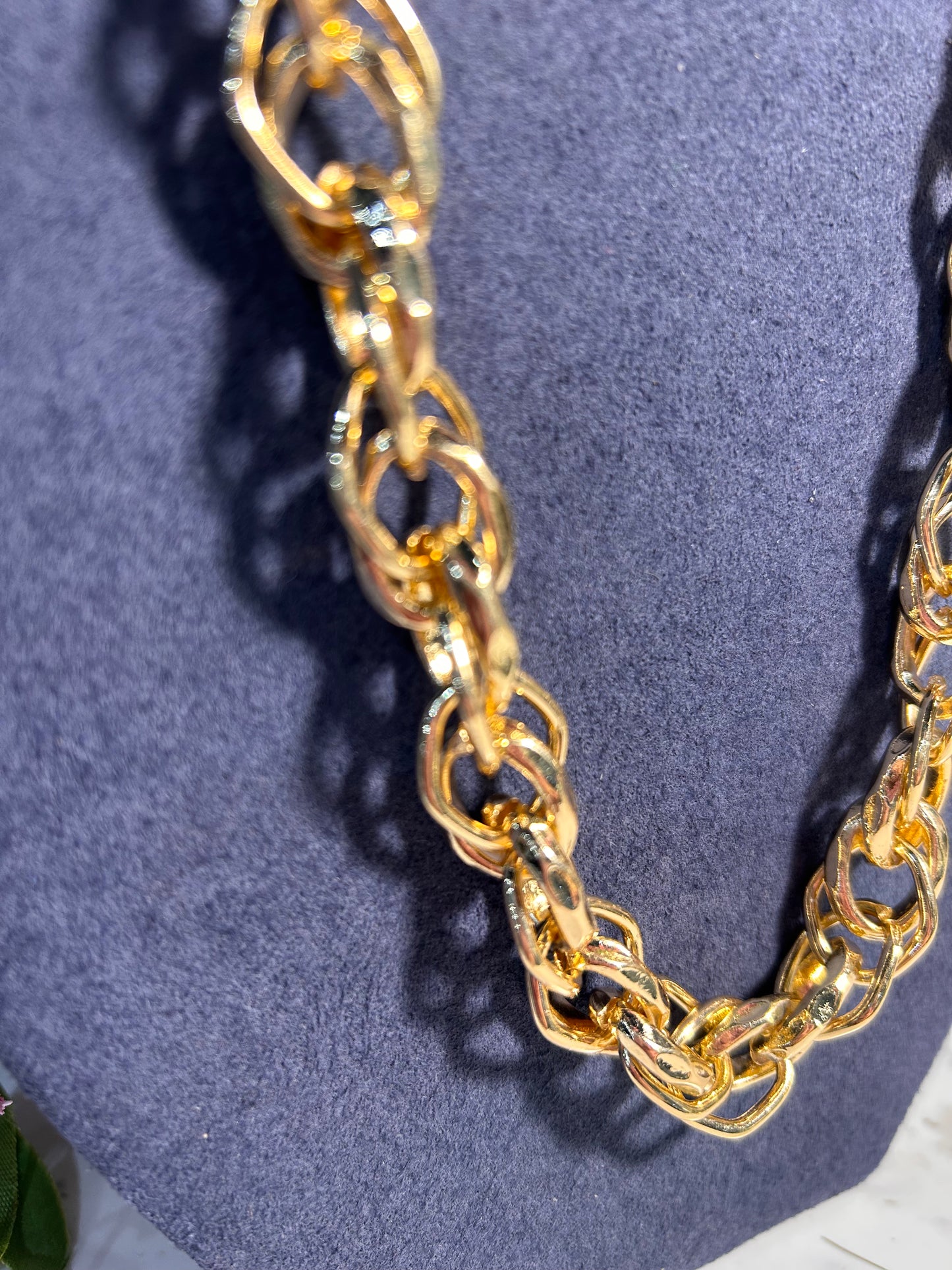 Thick Gold Interlocking Chain Necklace
