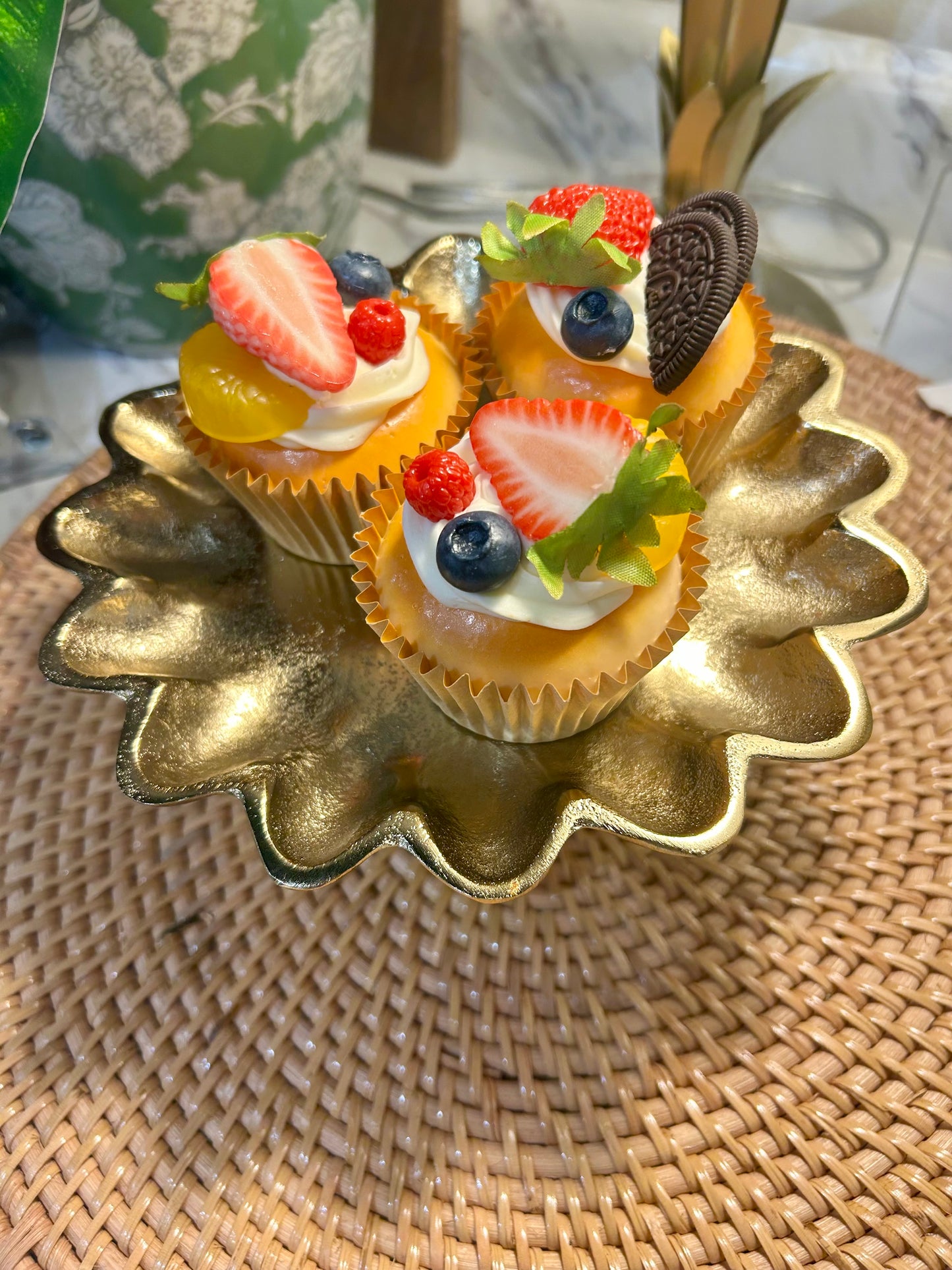 Scalloped Edge Gold Cake Stand