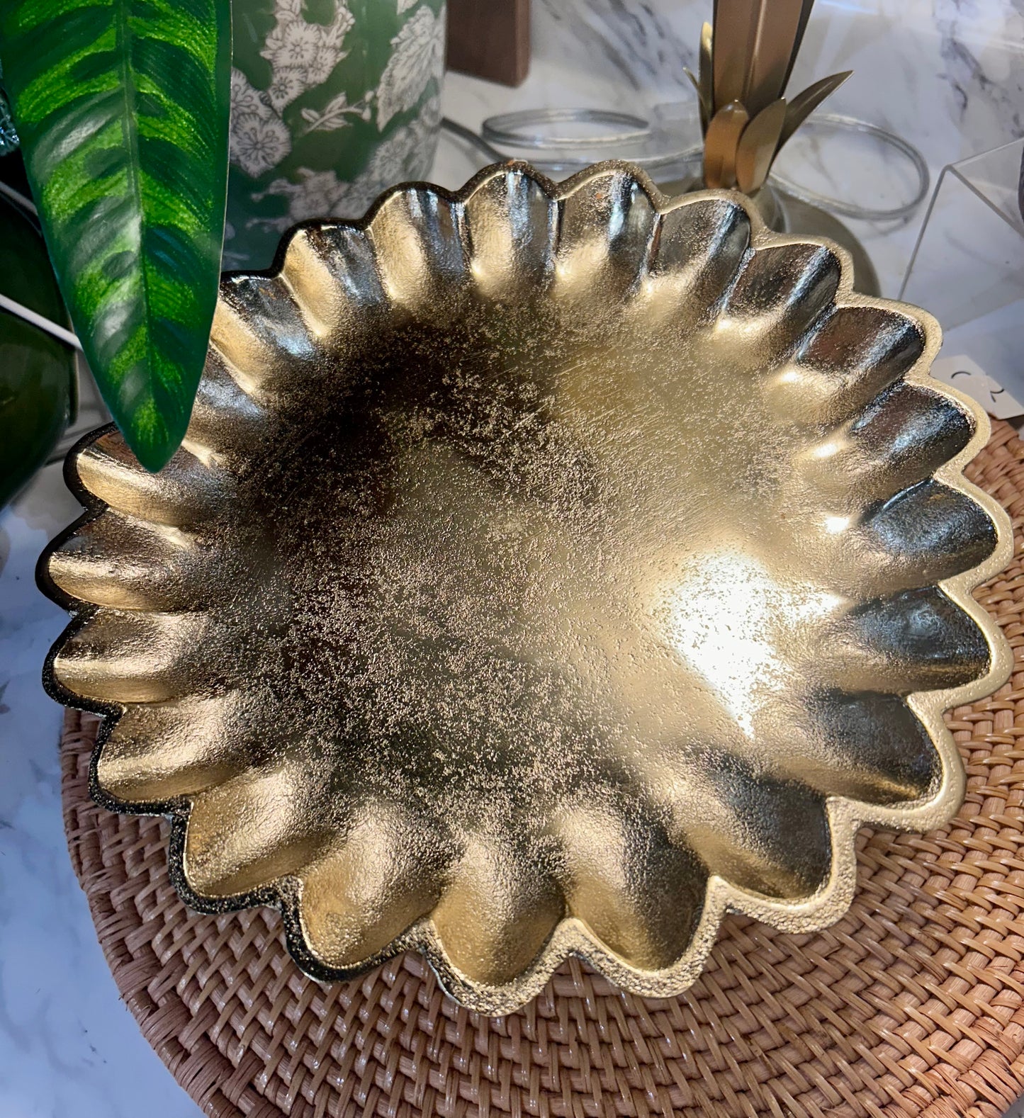 Scalloped Edge Gold Cake Stand