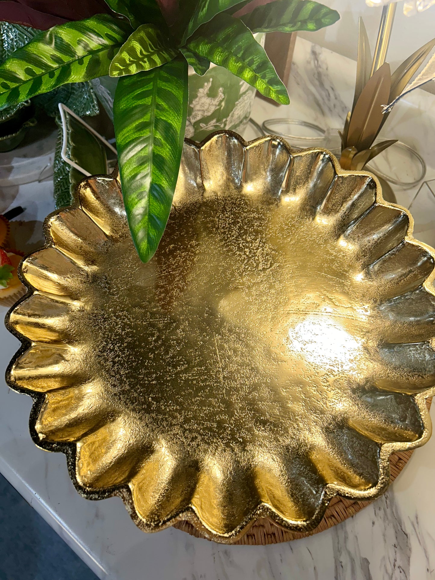 Scalloped Edge Gold Cake Stand
