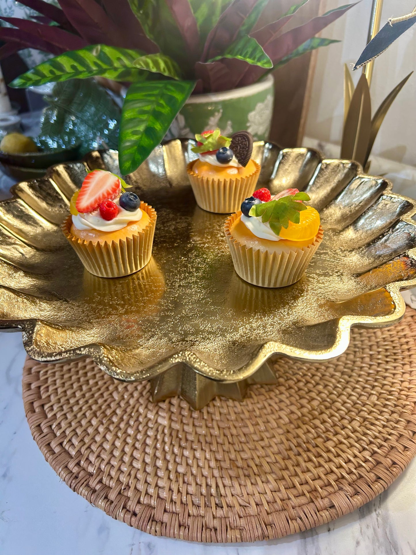 Scalloped Edge Gold Cake Stand