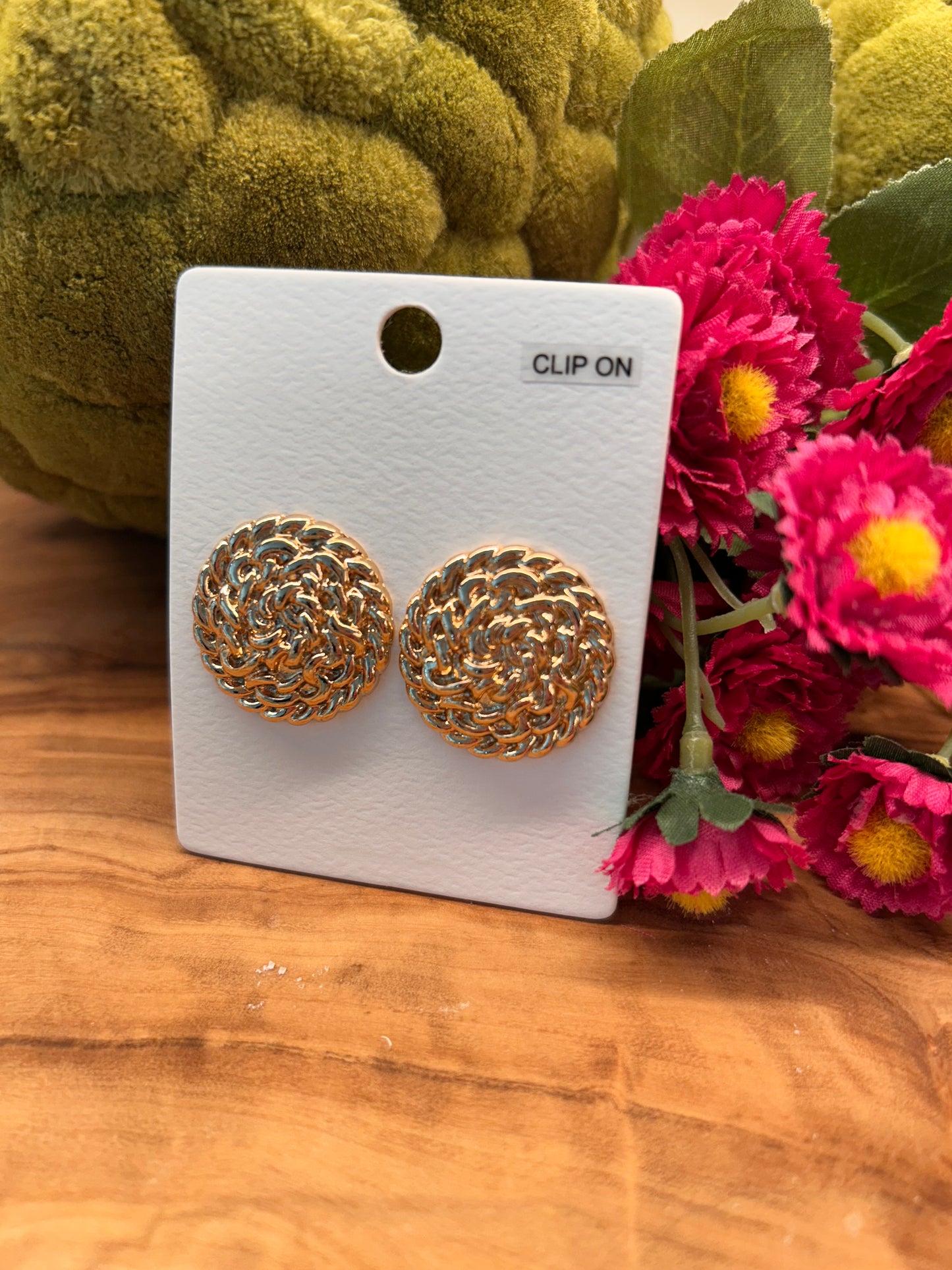 Rope Design Round Gold Clip on Earrings