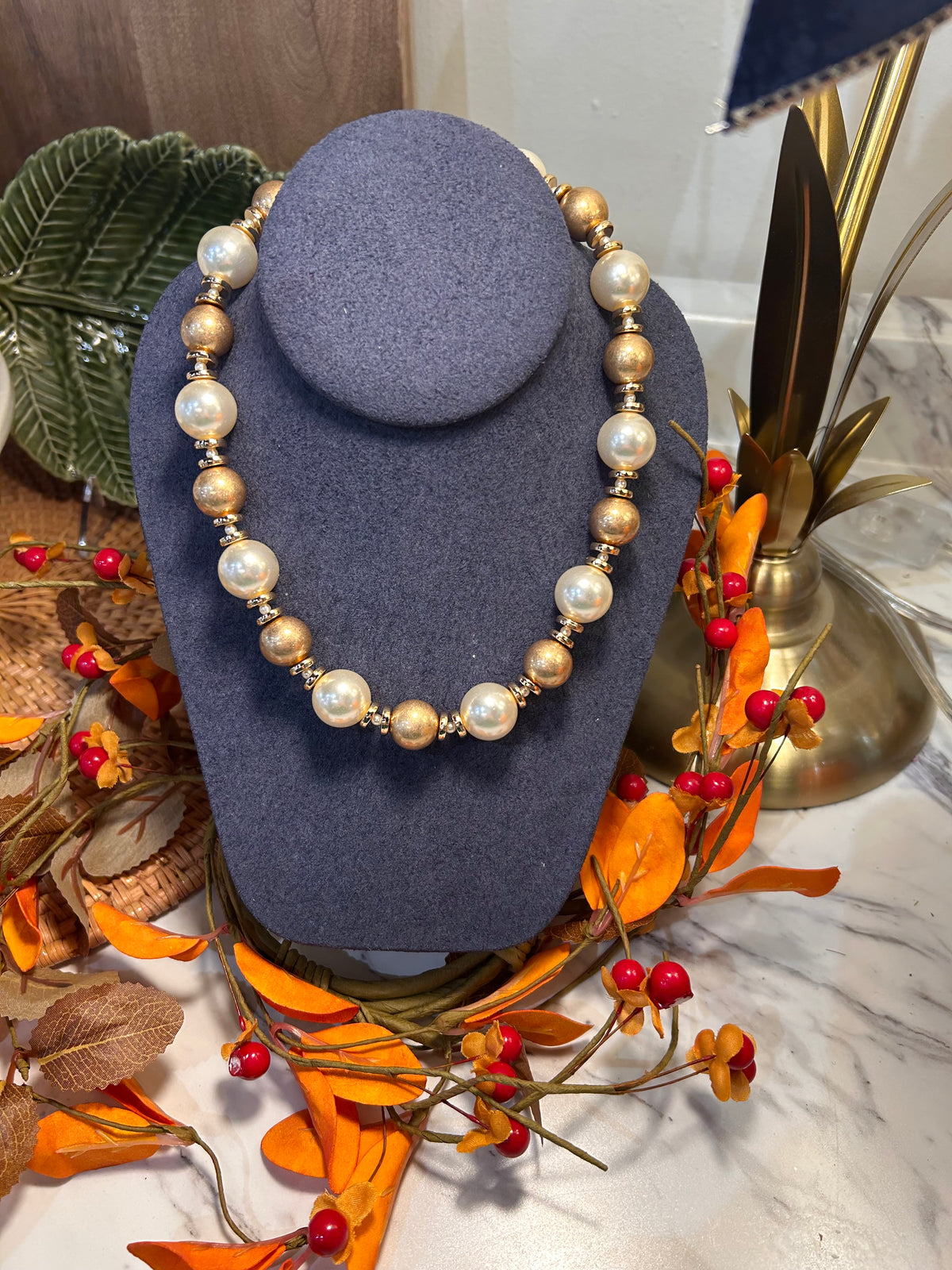 Matte Gold & Pearl Beaded Necklace with Magnetic Closure