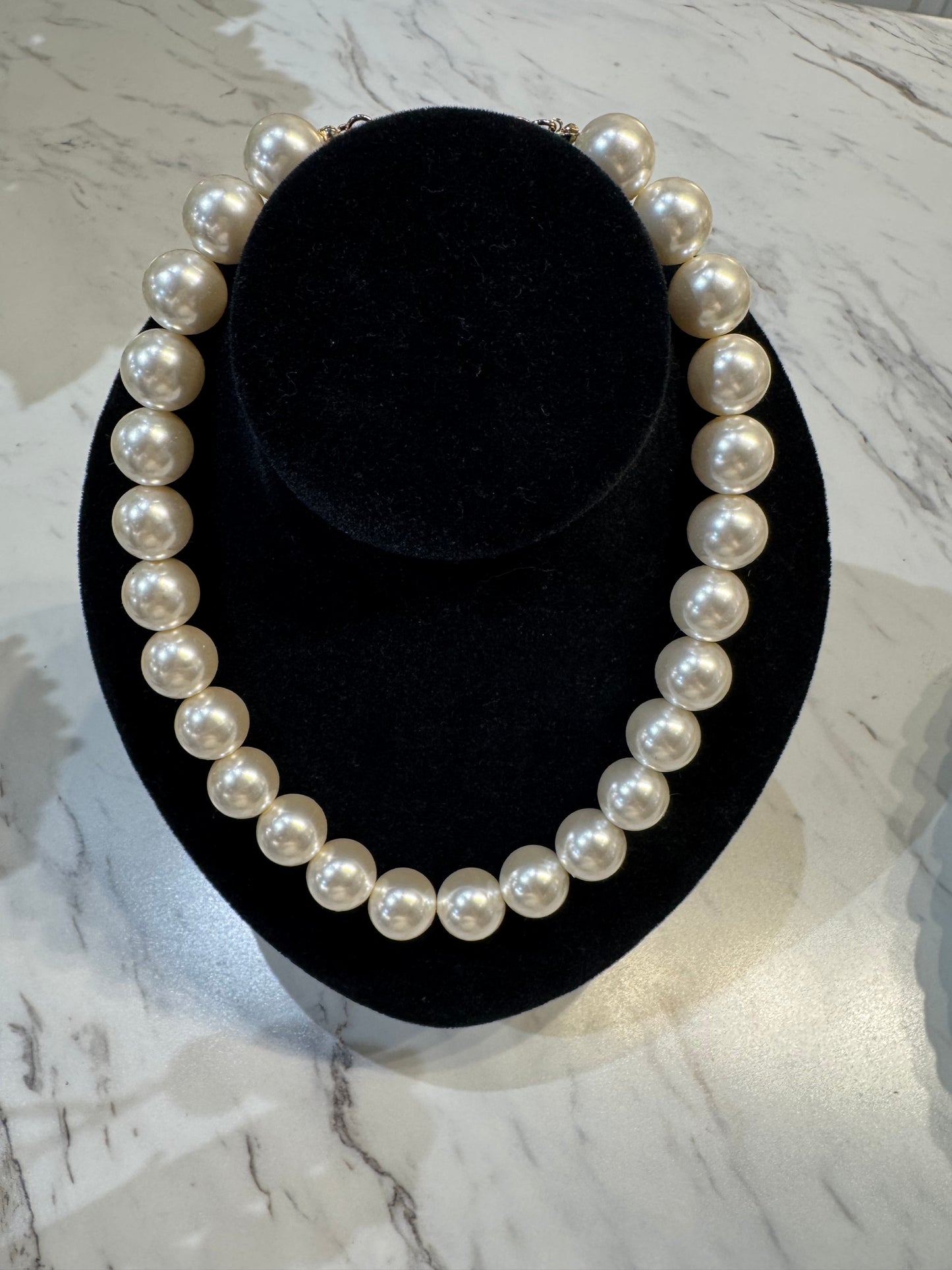 Medium Chunky Pearl Necklace