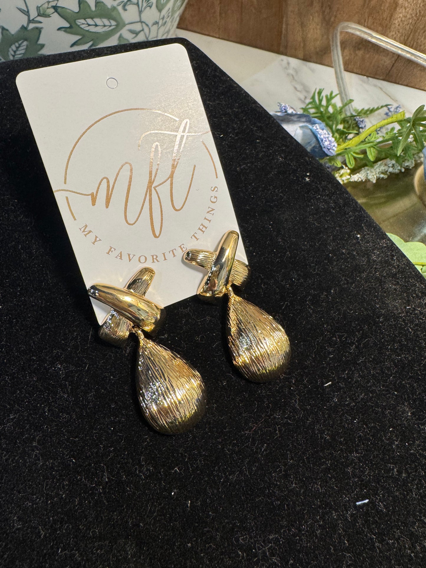 Crisscross & Teardrop Gold Textured Earrings