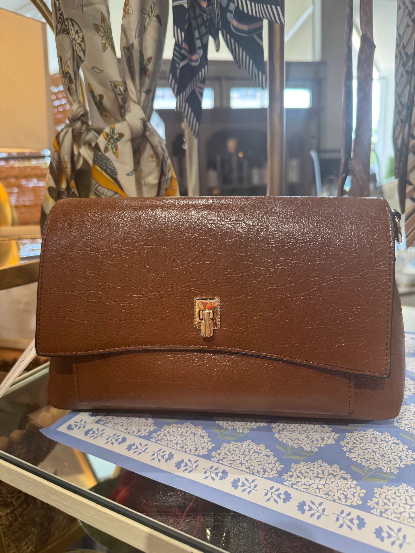 Bella Glossy Shoulder Bag