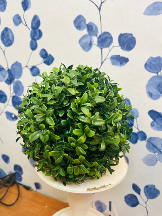 Boxwood Floral Orb 7.5"