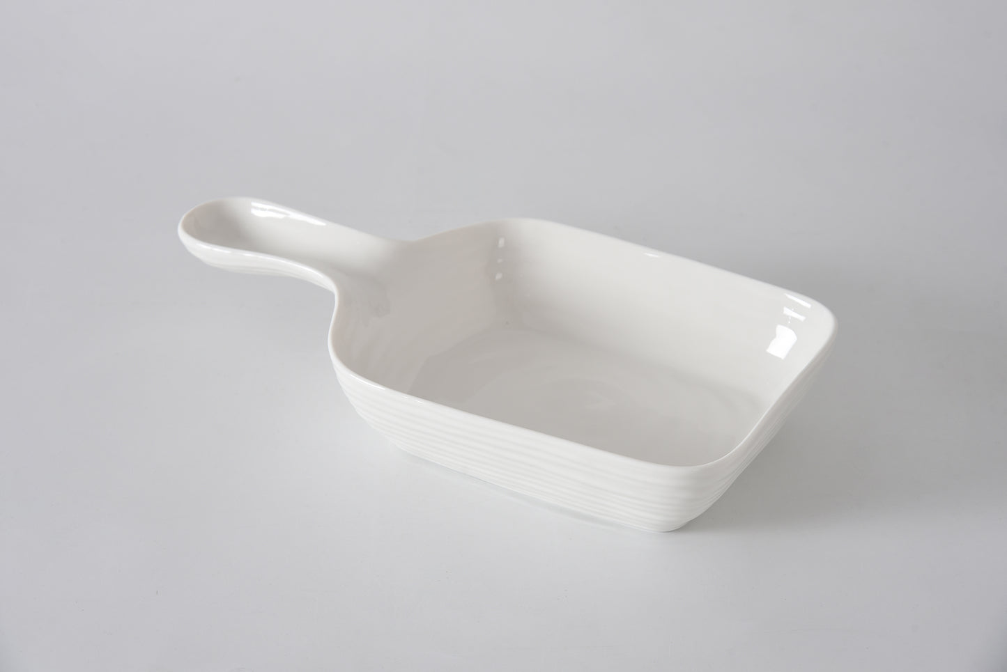 Le Blanc Server with Handle