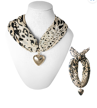 Heart and Scarf Leopard Pattern Necklace