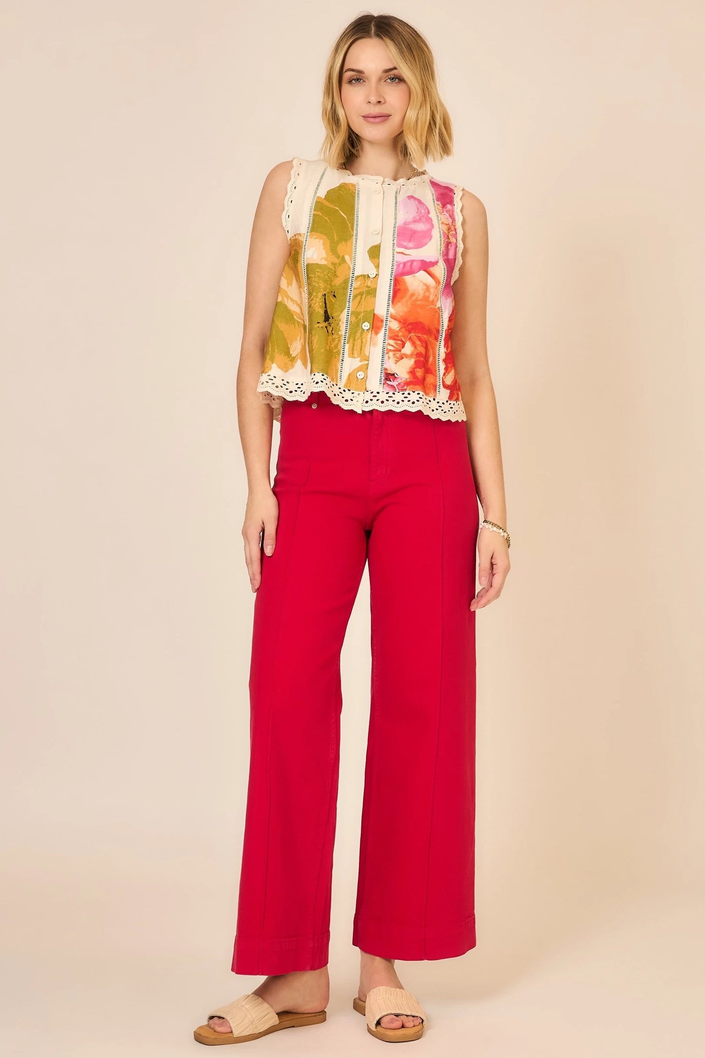 Floral Sleeveless Top w/Lace Contrast