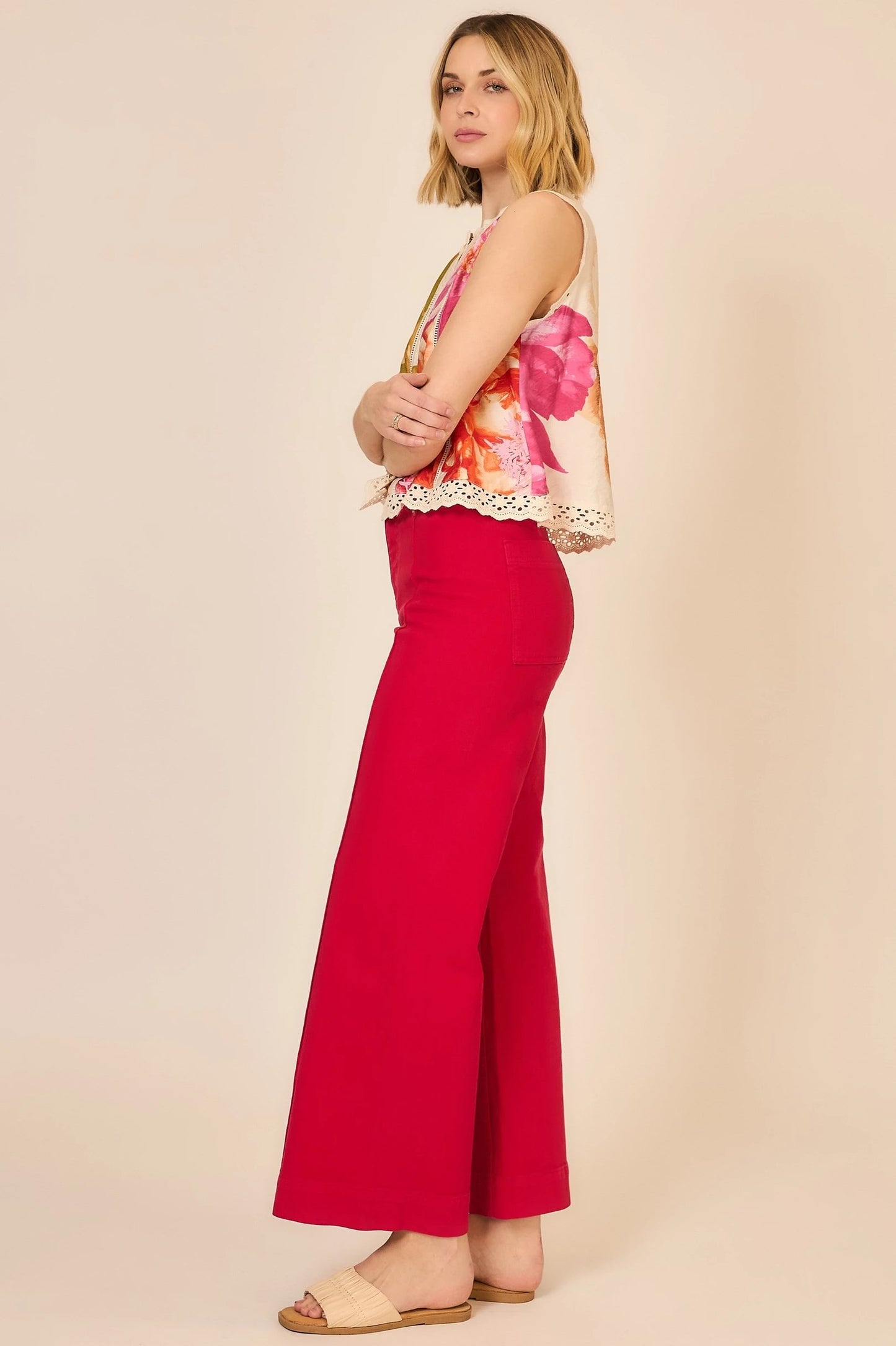 Floral Sleeveless Top w/Lace Contrast
