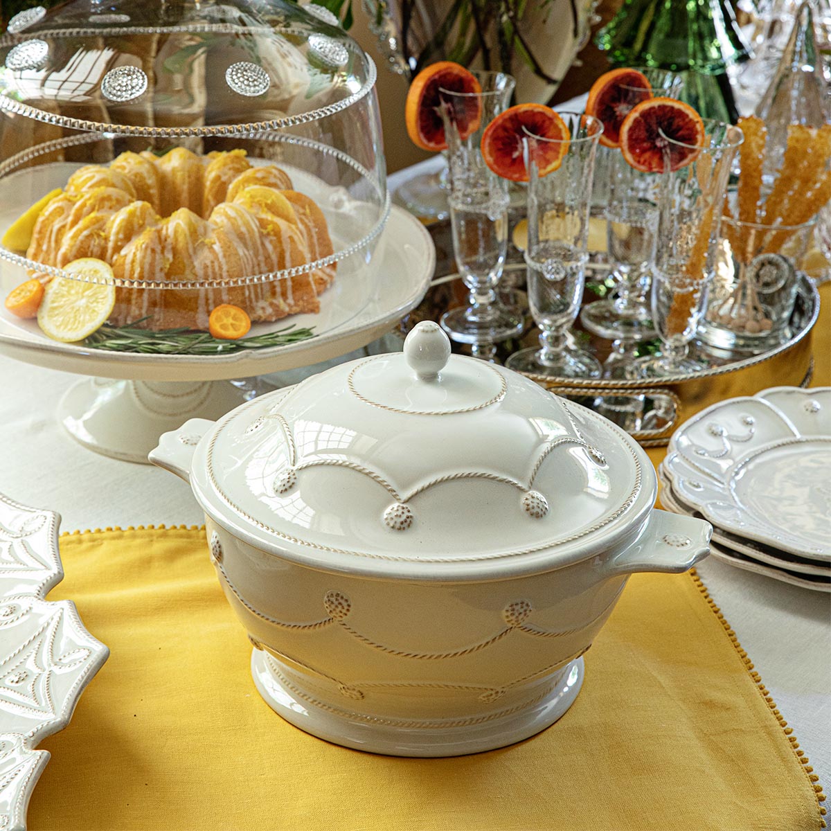 Berry & Thread Casserole Dish with Lid - White Wash