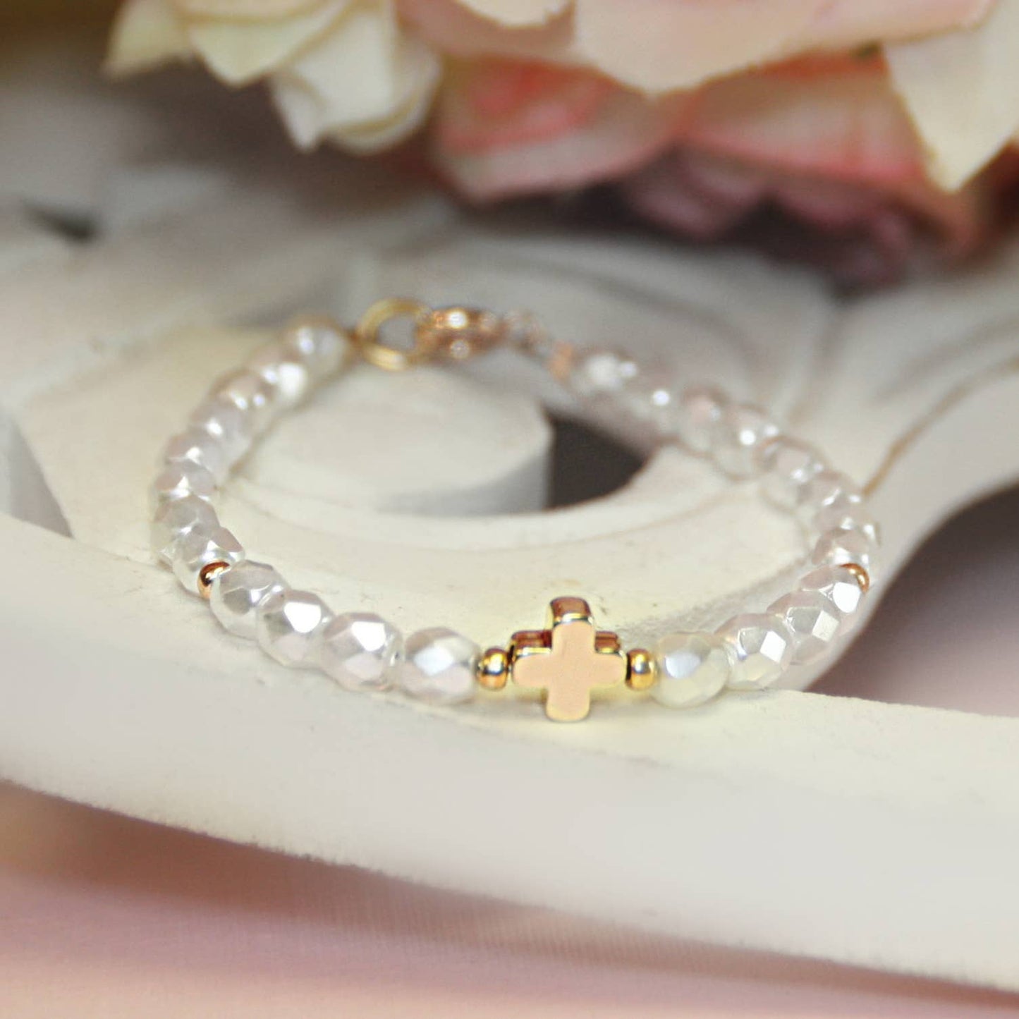 Fancy Pearls Golden Cross 5" Bracelet